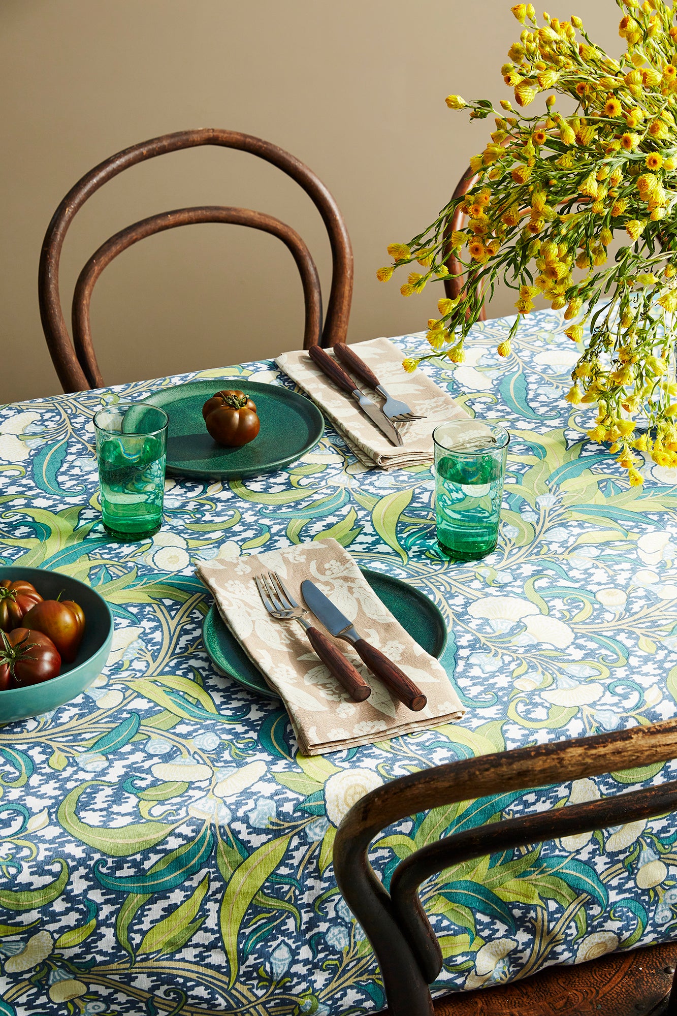 Set the Table to Entertain