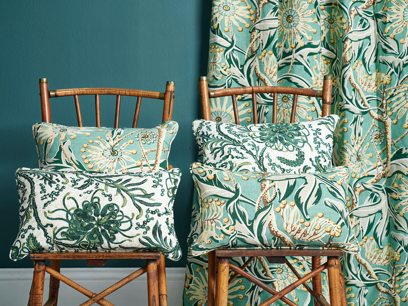 Firewheel Garden Medium Cushion Cover