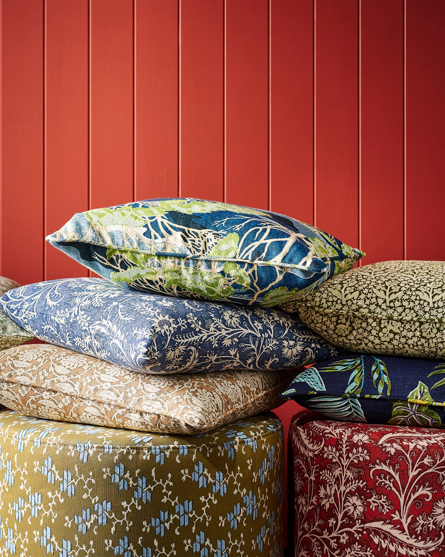 Wildflower Madder Small Round Ottoman